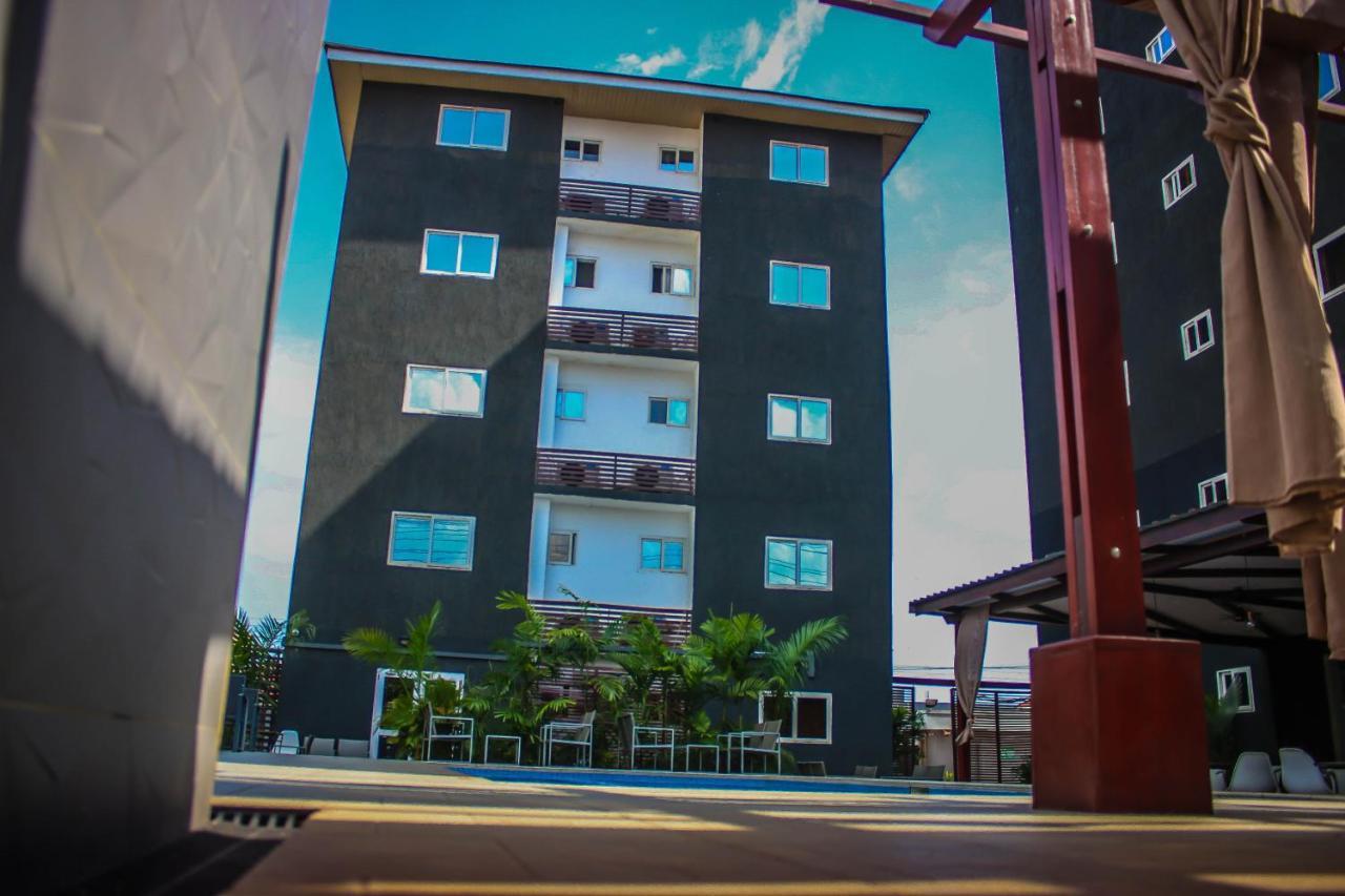 Earl Heights Suites Hotel Accra Exterior photo